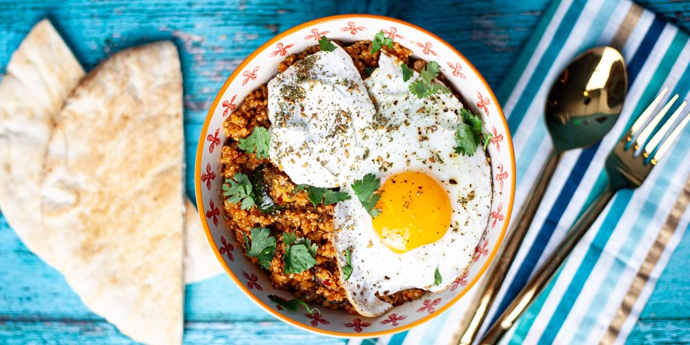 MOROCCAN QUINOA BOWL WITH HARISSA VEGGIES