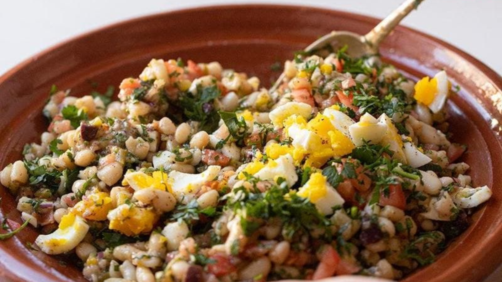 Turkish bean salad (piyaz)