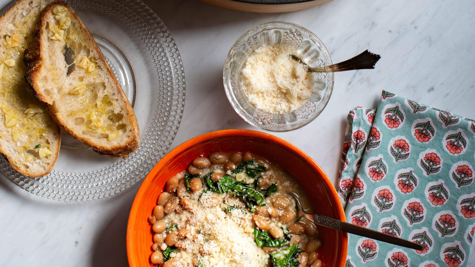 Garlicky yellow beans with greens