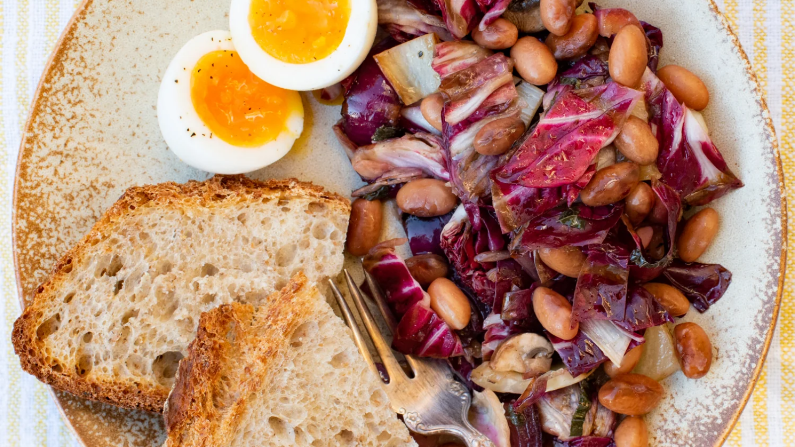 Cranberry beans with grilled radicchio and mushrooms
